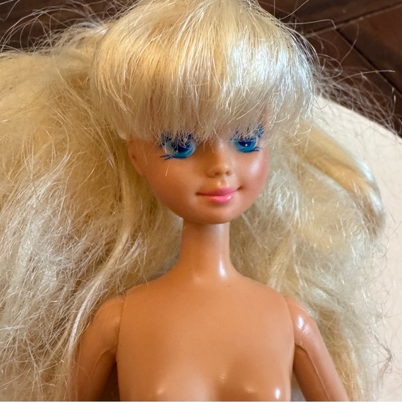 Vintage Barbie Skipper Doll 1987 Blonde Hair Blue Eyes Flat Feet 1980s 9.5" - Picture 2 of 5